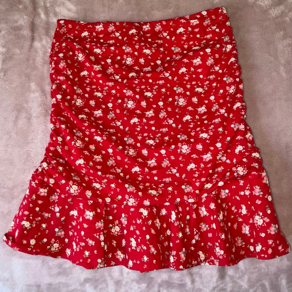 Tiger Mist Red Floral Antares Top and Bells Skirt Two Piece Set Small NWT - Picture 4 of 6